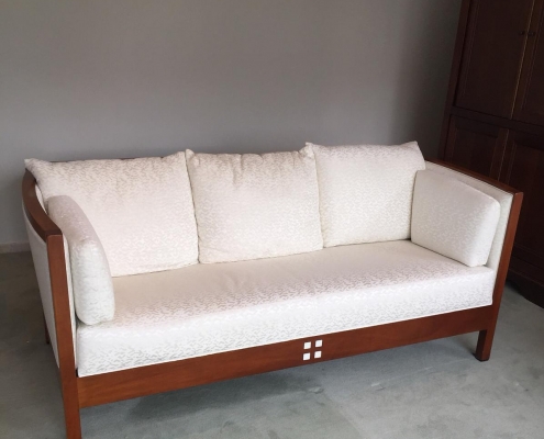 95FB438F-E0D1-4085-8132-C1D0EAA84208